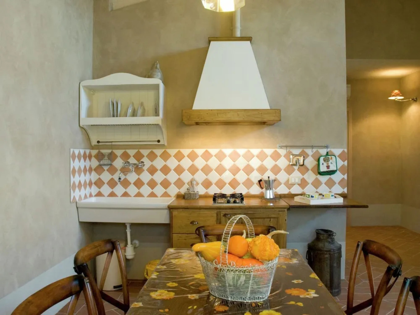 Tuscan Stay w/ Jacuzzi