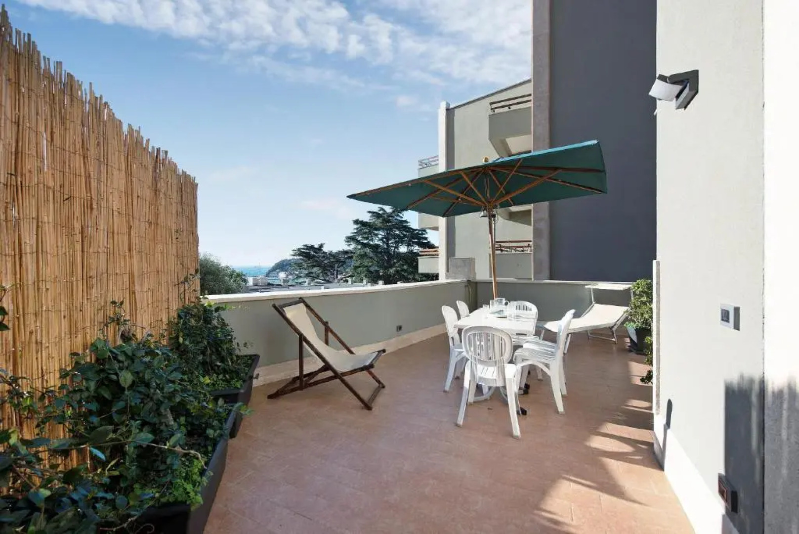 Valeria 2 - Arenzanohost