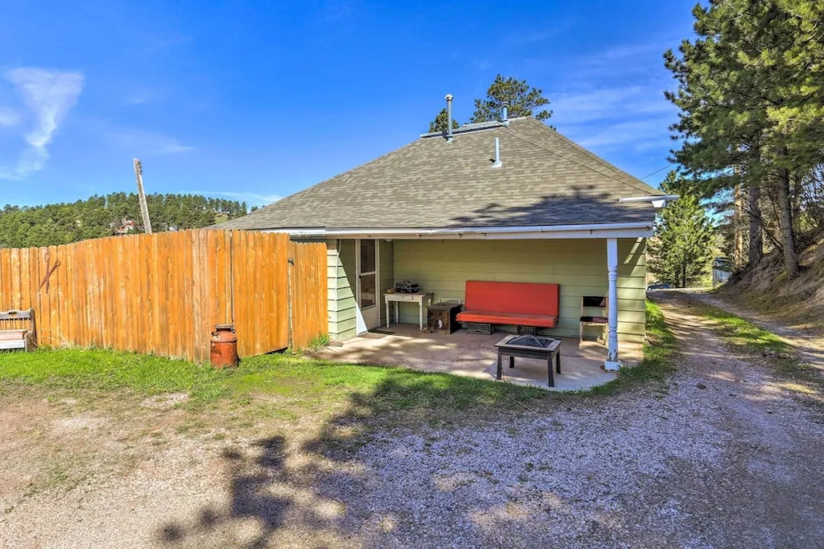 Classic Mountain Home, Half Mi to Main Street