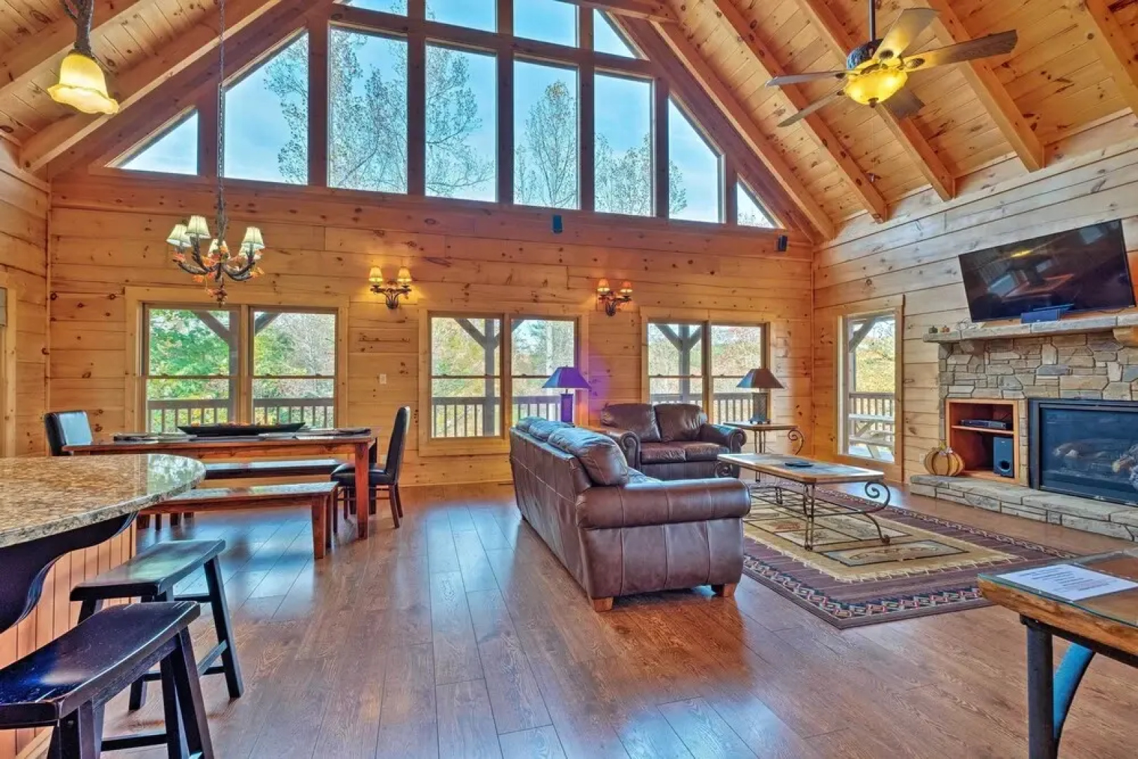 Pigeon Forge Cabin w/ Brand New Hot Tub & Views!