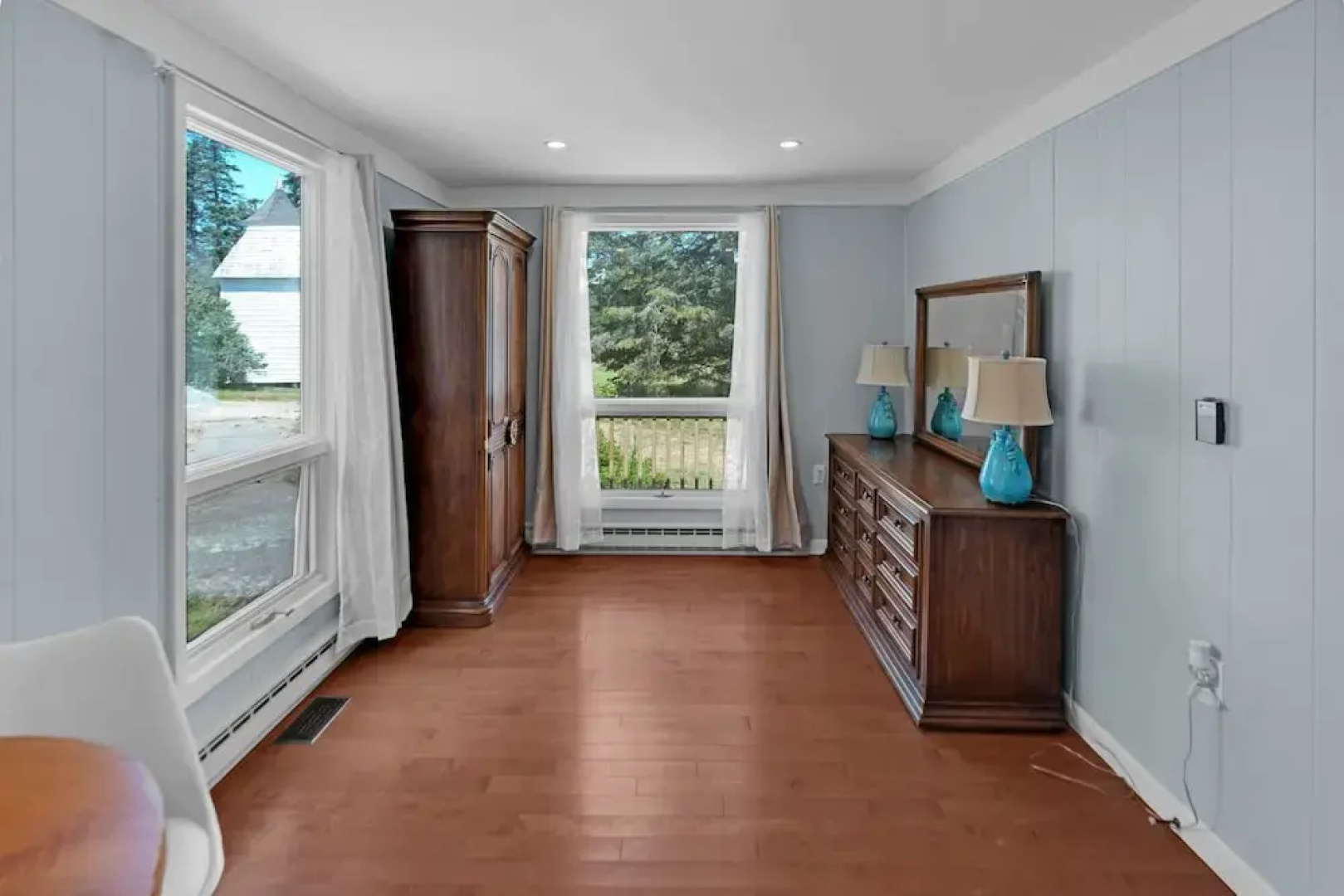 Waterfront Retreat With Stunning Views 3 Bedroom Home