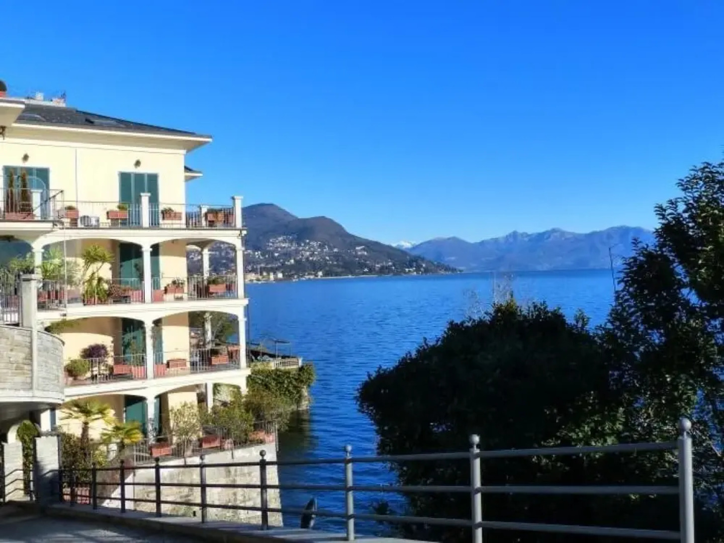 Giulia Apartment With Lake View in Verbania
