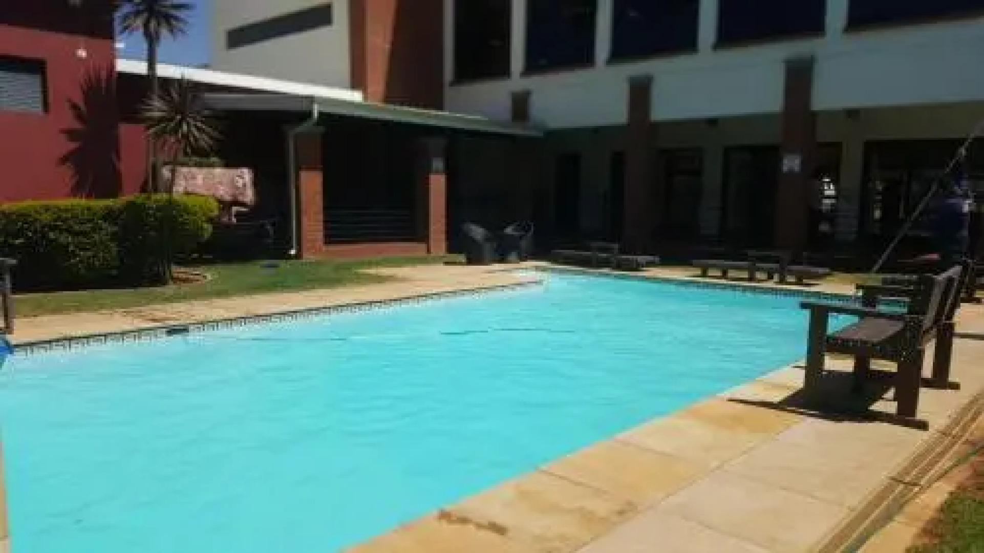 Strelitzia Apartment