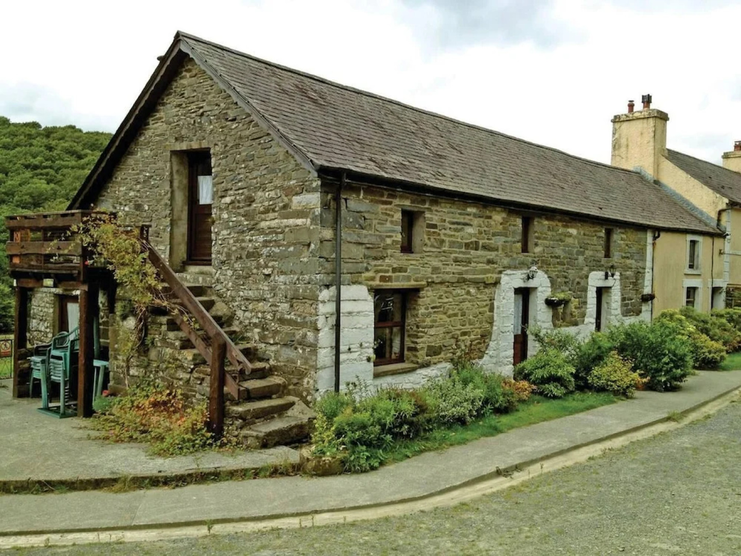 Relax in Mountain View Cottage at Cwmiar Farm
