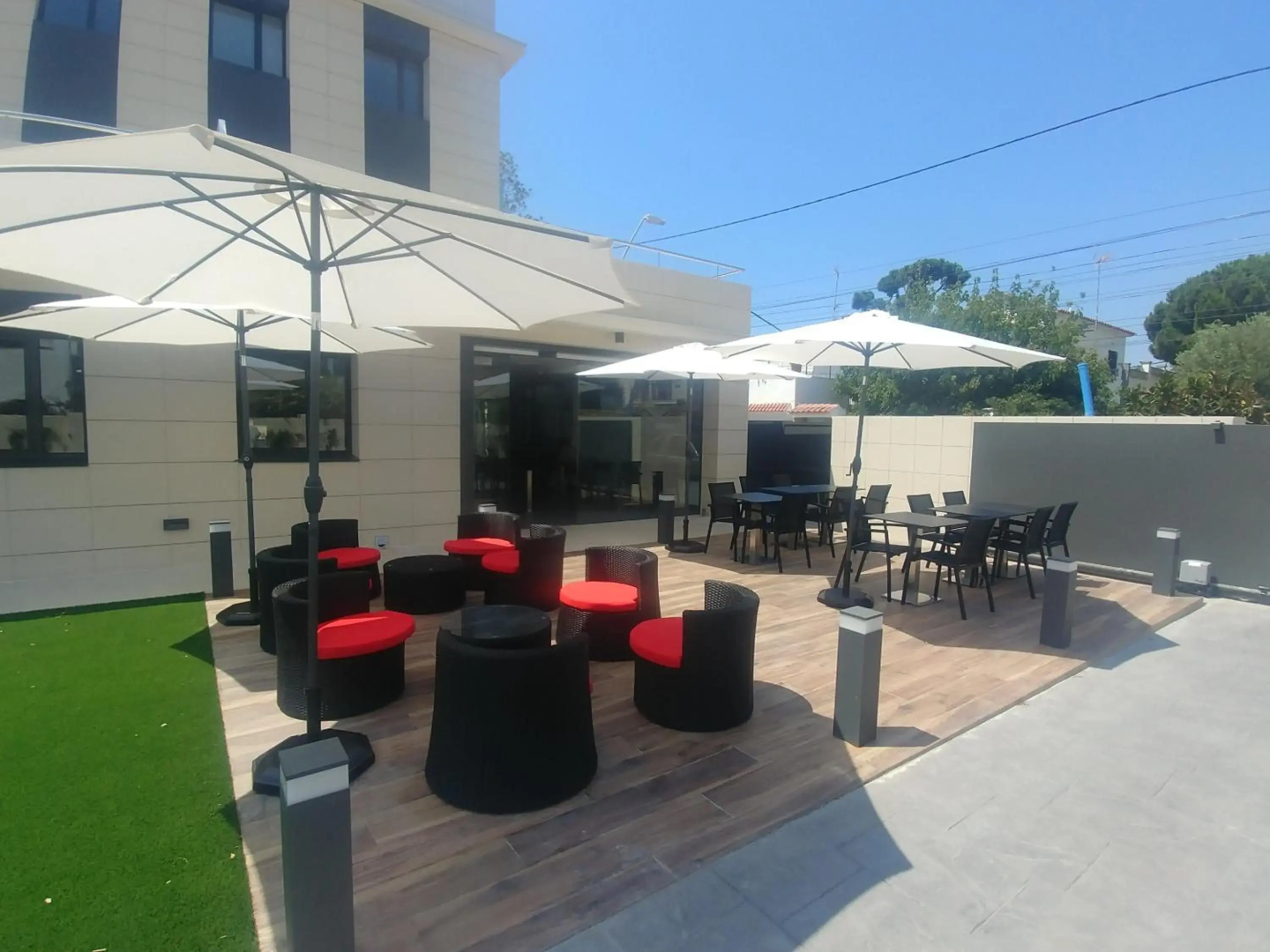 Hotel 6 Bis