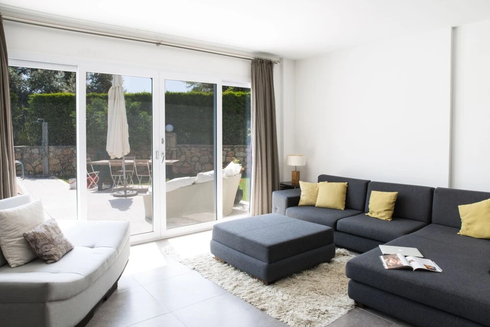 Important Group Villa Olivia