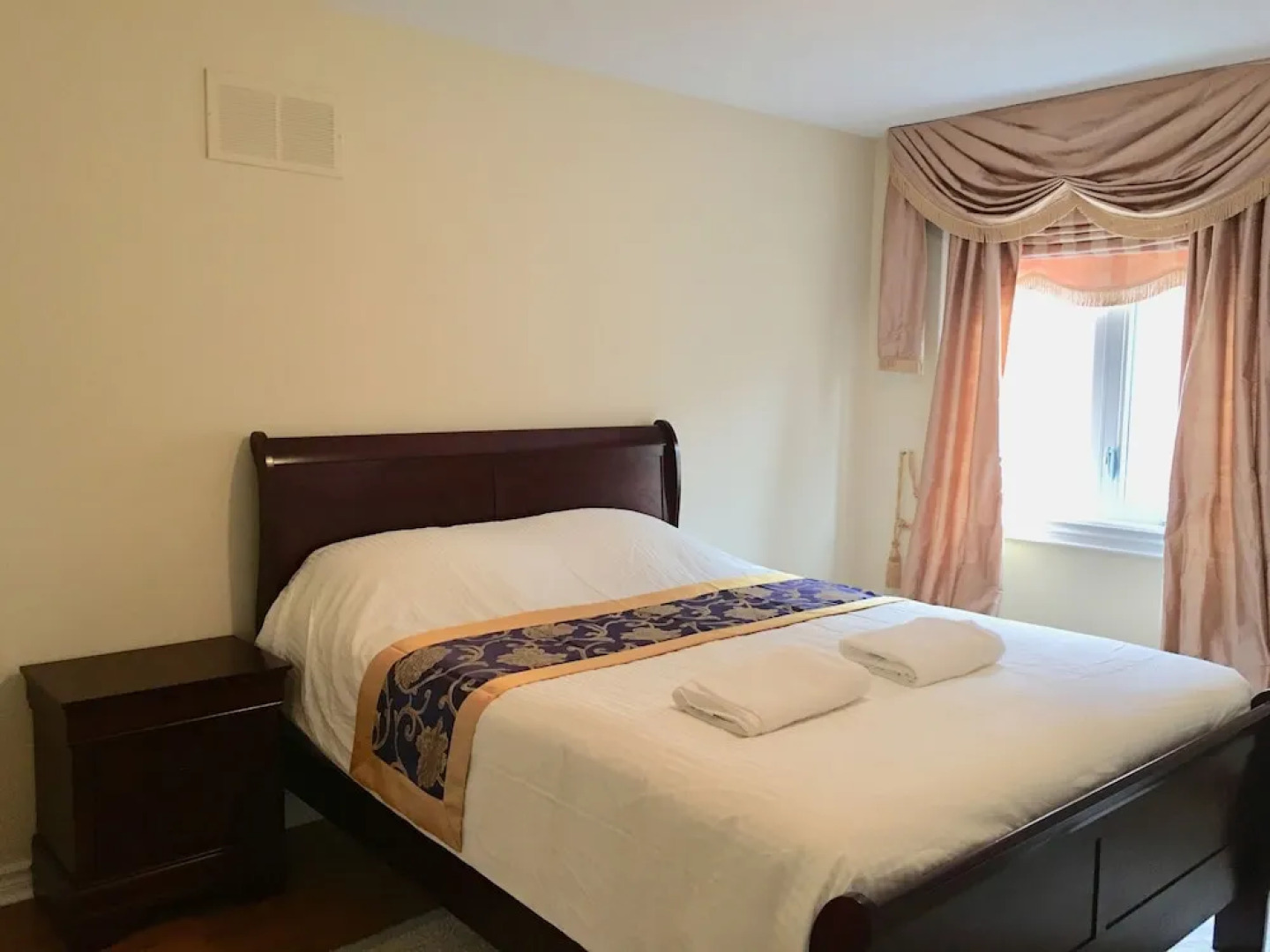 Luxury cozy 9 bedrooms vacation home