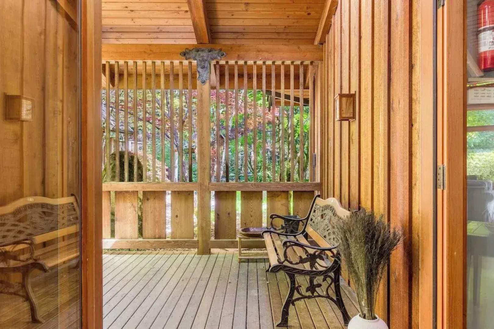 Rhythm Waters by Avantstay Garden Paradise, Pond