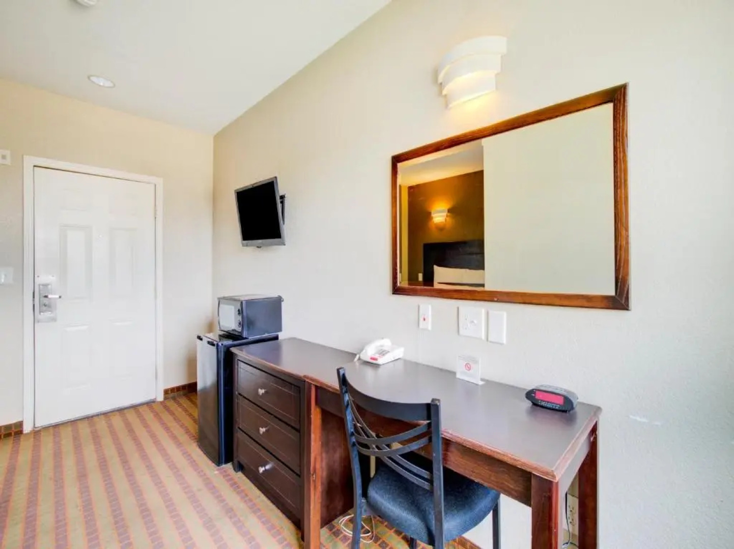 Whitehouse Inn Dilley