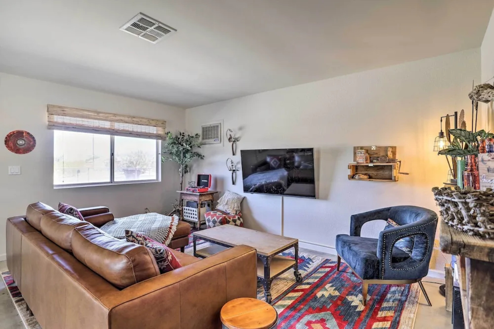 Indie-eclectic Desert Home w/ Hot Tub + Patio