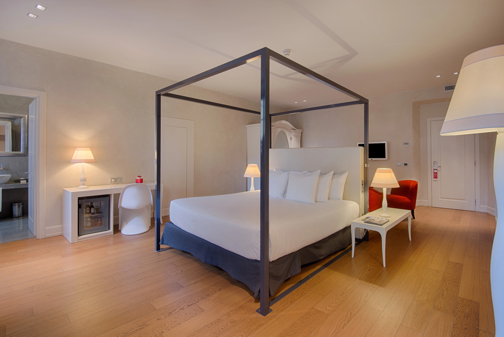 Отель NH Collection Firenze Porta Rossa