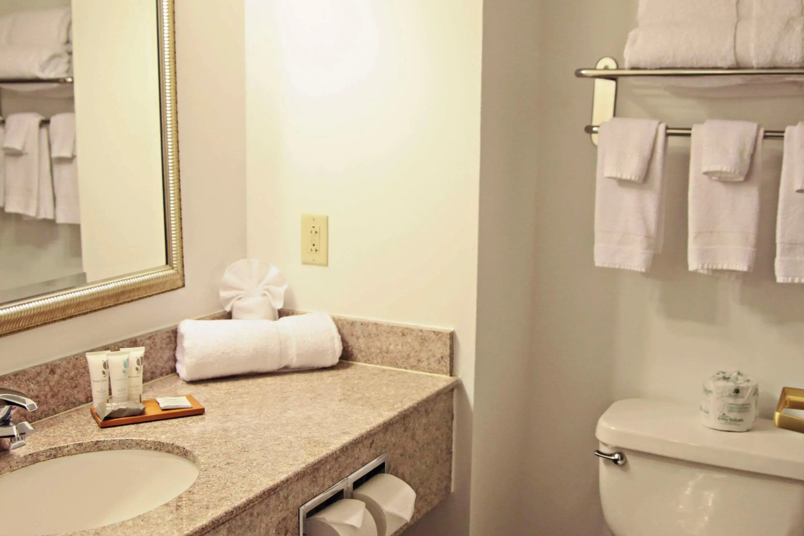 Country Inn & Suites by Radisson, Frackville (Pottsville), PA