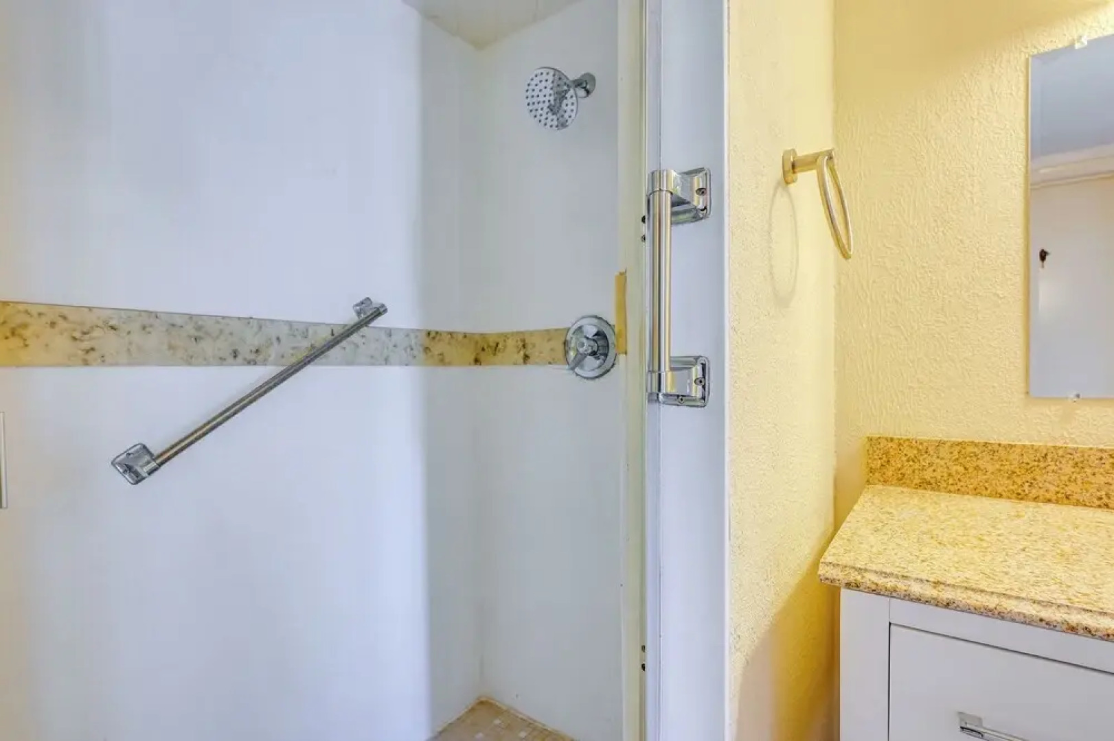 2 Mi to Florida State Fairgrounds: Cozy Studio