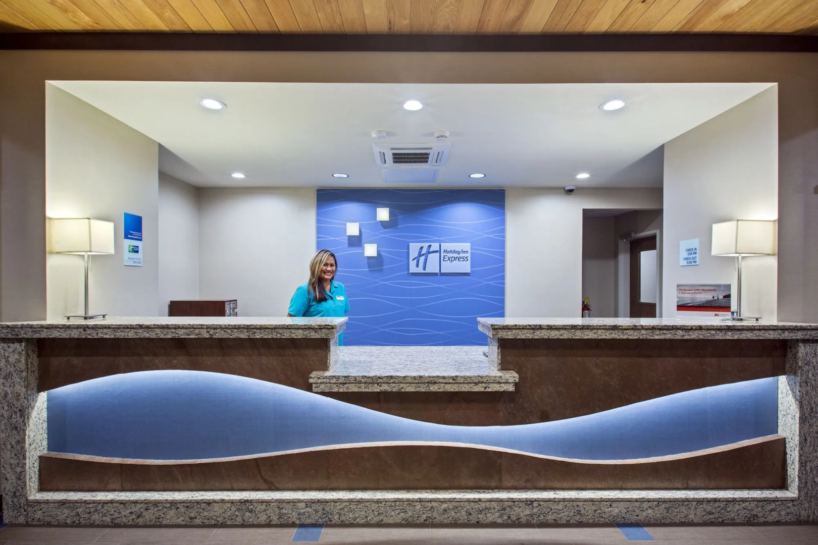 Holiday Inn Express Hotel & Suites Kailua-Kona by IHG