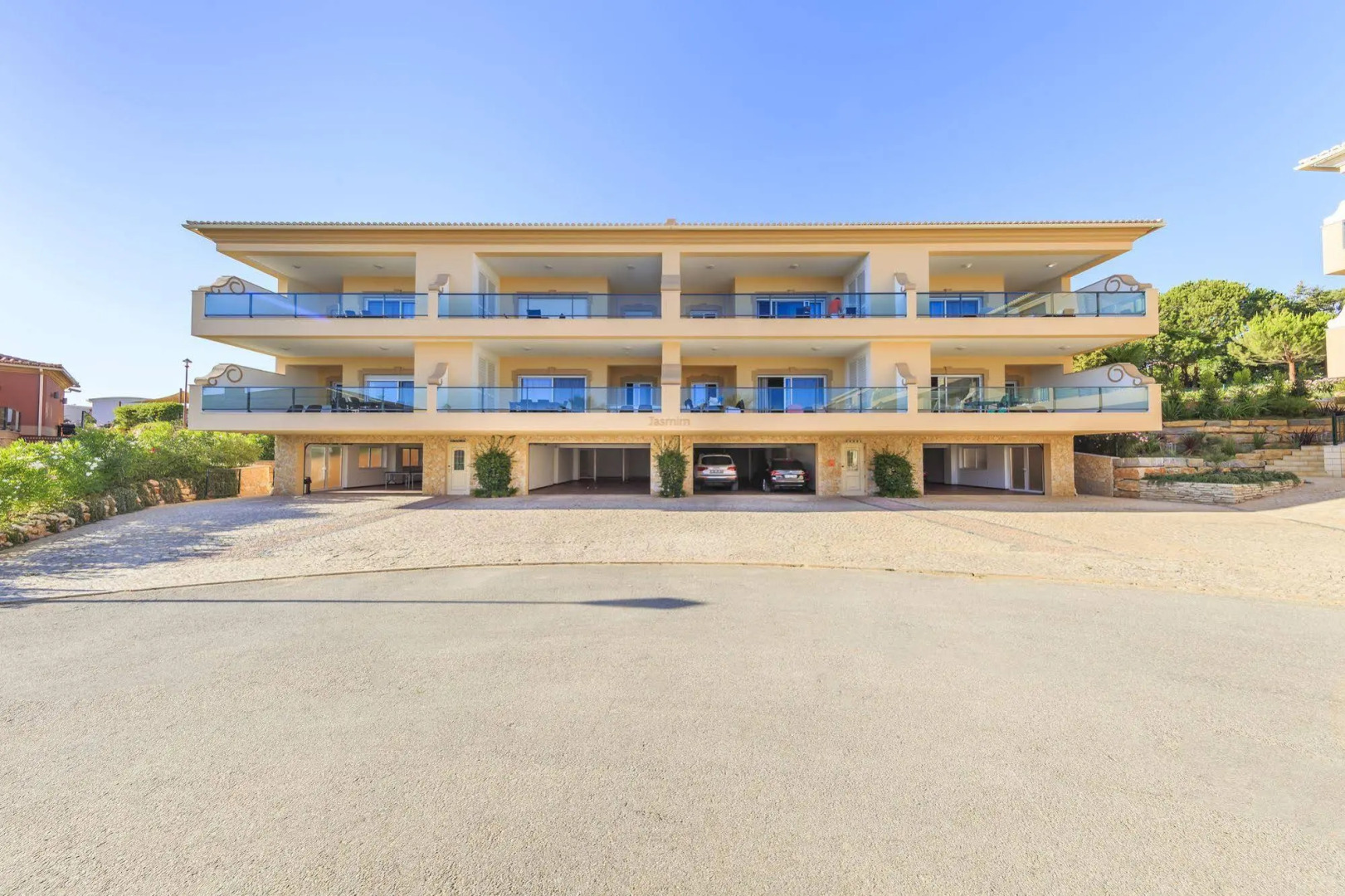 Lakeside Country Club