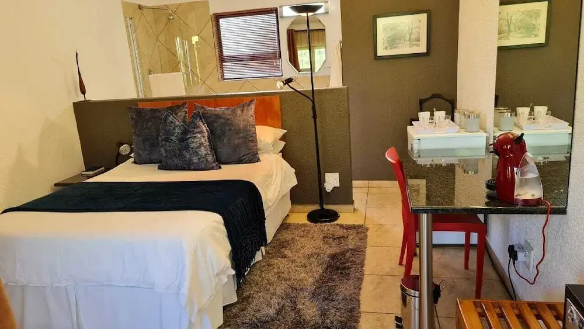 St Michelle Guest Lodge