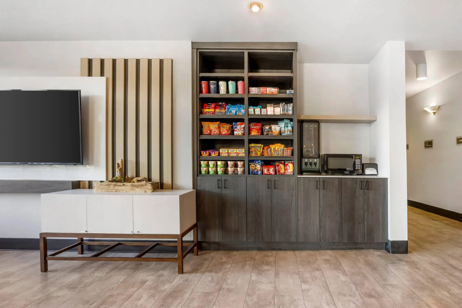 Edgewater Inn and Suites, an Ascend Collection Hotel