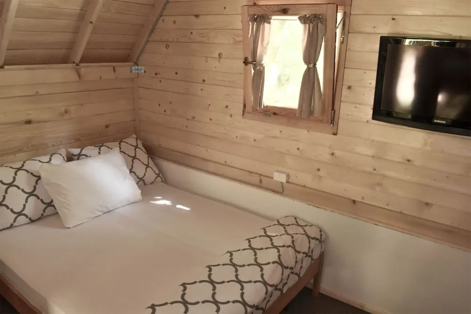 Tara Inn Resort - Campsite