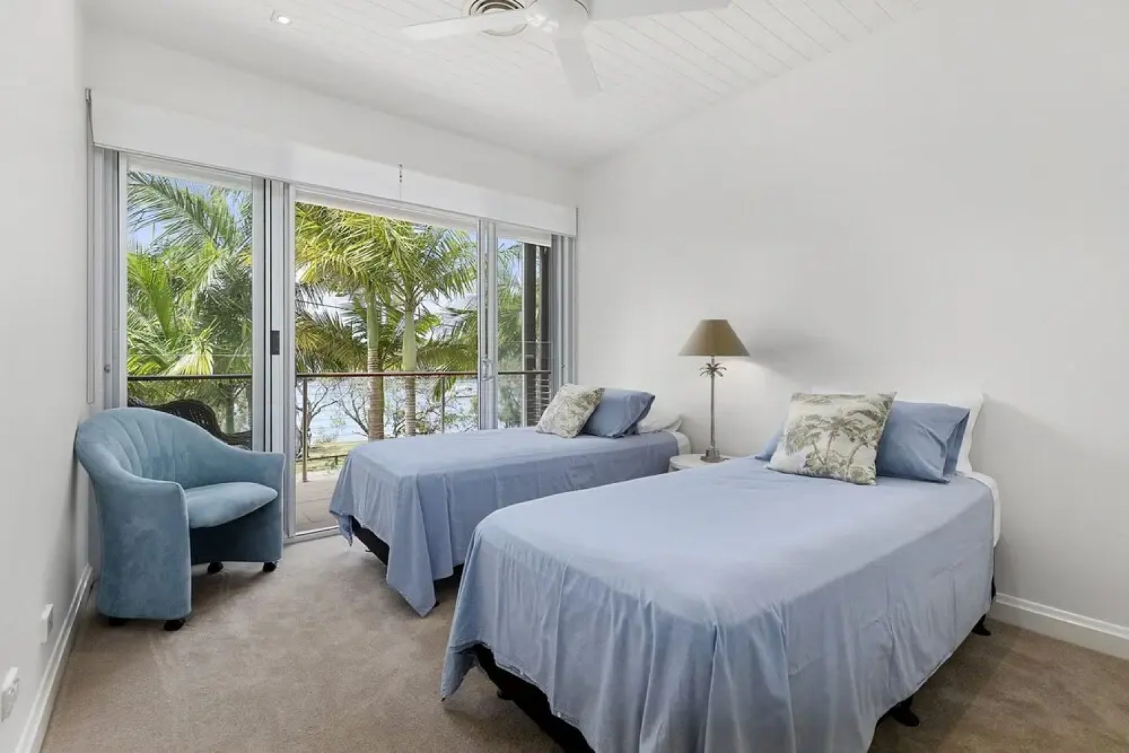 North Facing River Front Stunning Apartment - Unit 2, 9 Hilton Esplanade