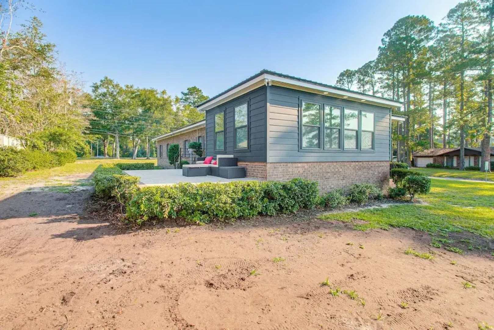 Close to Hospital & Dtwn! Quiet Waycross Home