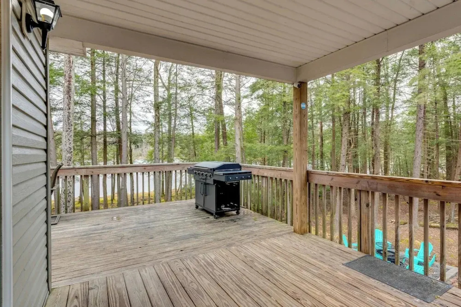 Lakefront Poconos Cabin w/ Deck & Game Room