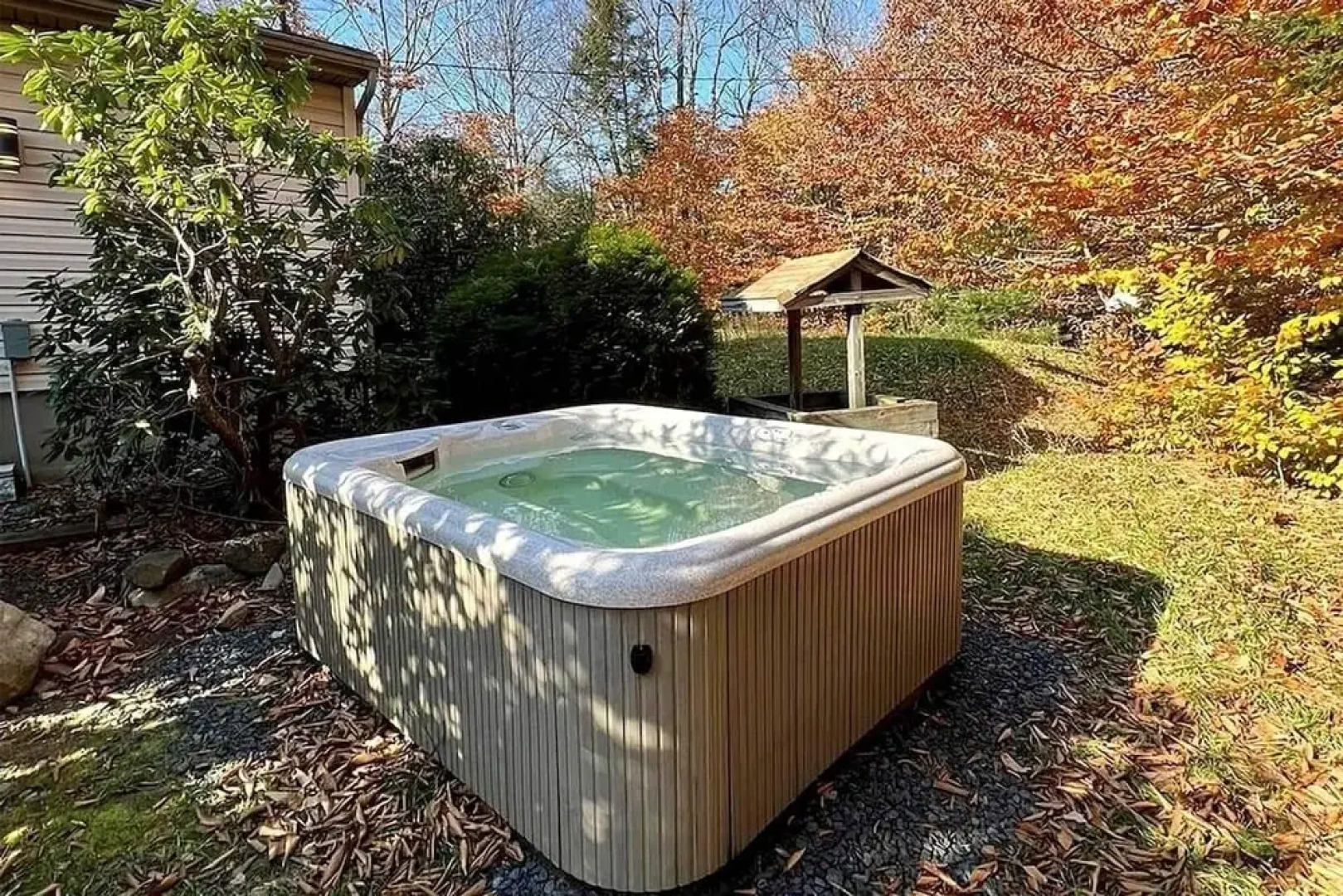 Luxury Home With Modern Finishes - Game Room & Hot Tub - Pocono Mountains 3 Bedroom Home by Redawning