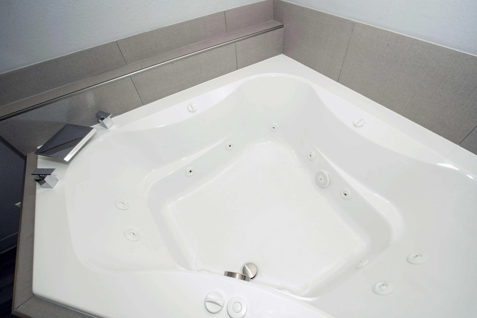 Best Western Paramus Hotel & Suites
