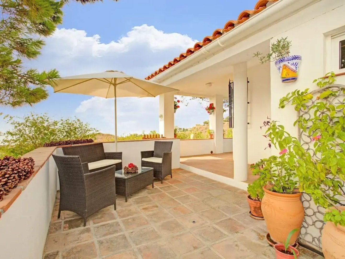 Serene Holiday Home in Sayalonga With Private Pool