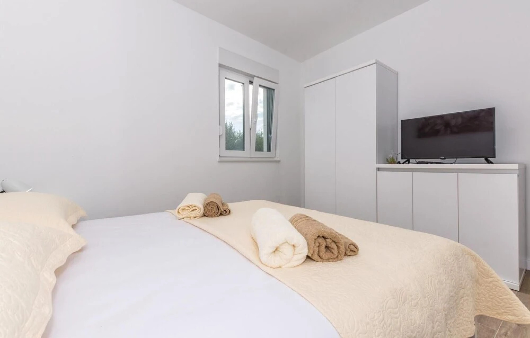 Nice Home in Srinjine With 2 Bedrooms, Wifi and Outdoor Swimming Pool