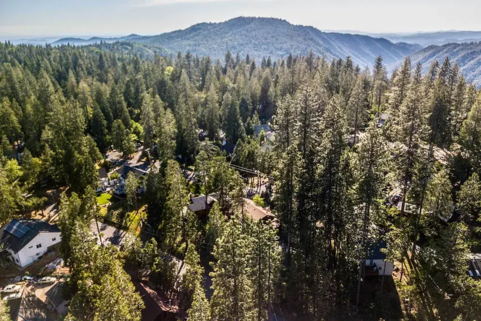 Furnished Deck: High Sierra Cabin in Twain Harte!