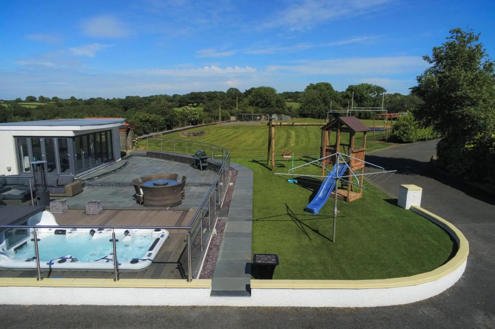 Knights Rest - 4 Bedroom - Princes Gate