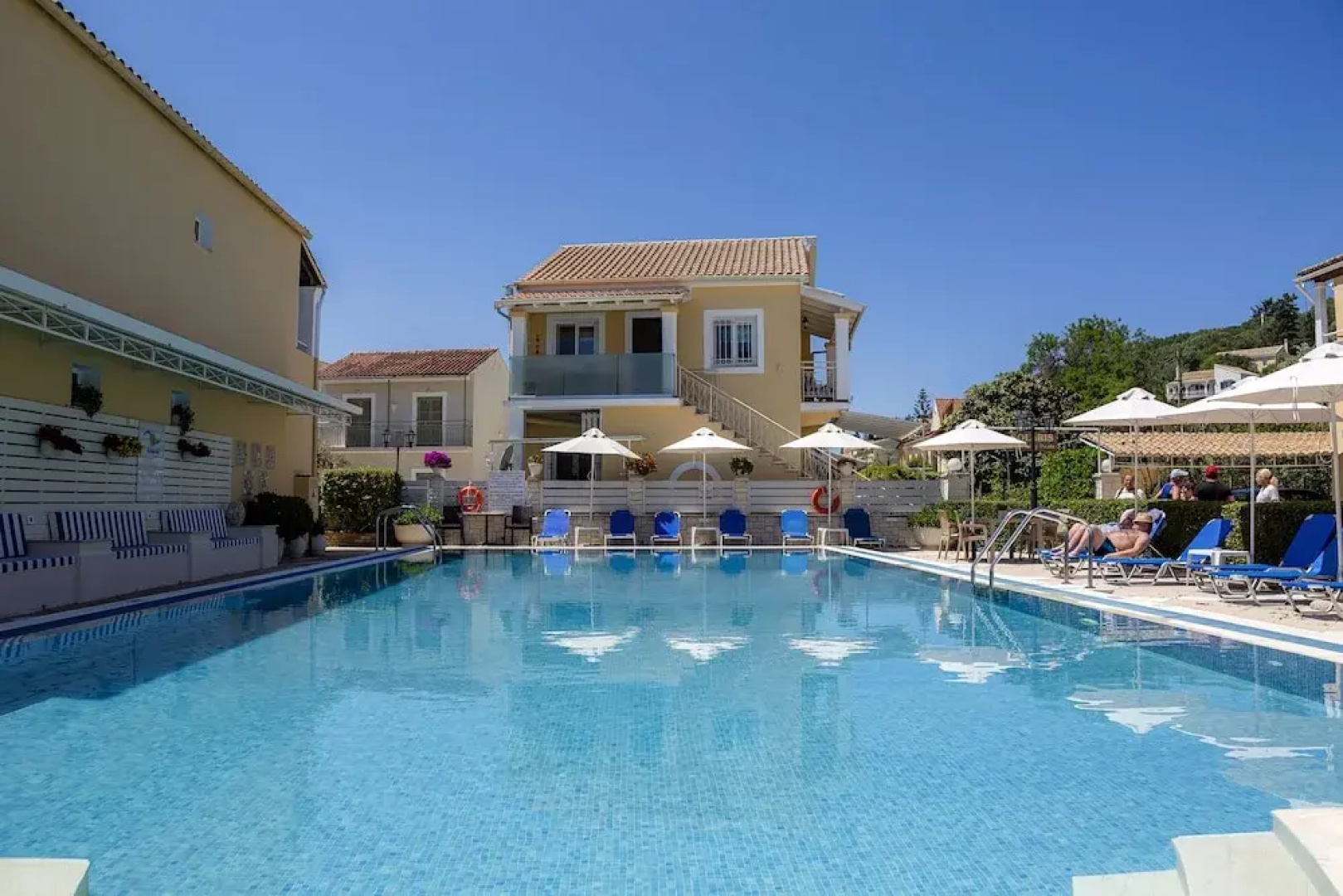 Solaris Methea Deluxe Suites