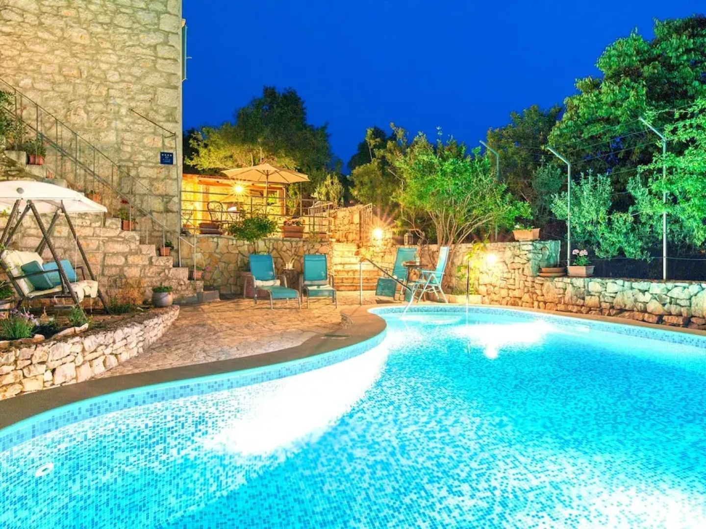 Heritage Villa near Milna with Private Swimming Pool