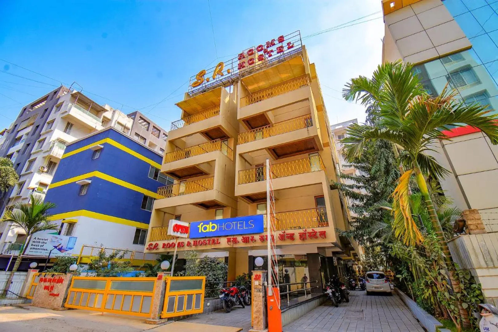 OYO 9721 Hotel SR Rooms