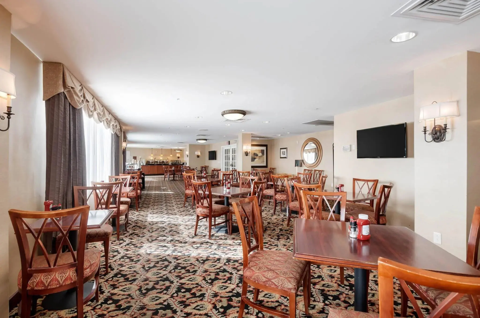 Arlington Court Suites, a Clarion Collection Hotel