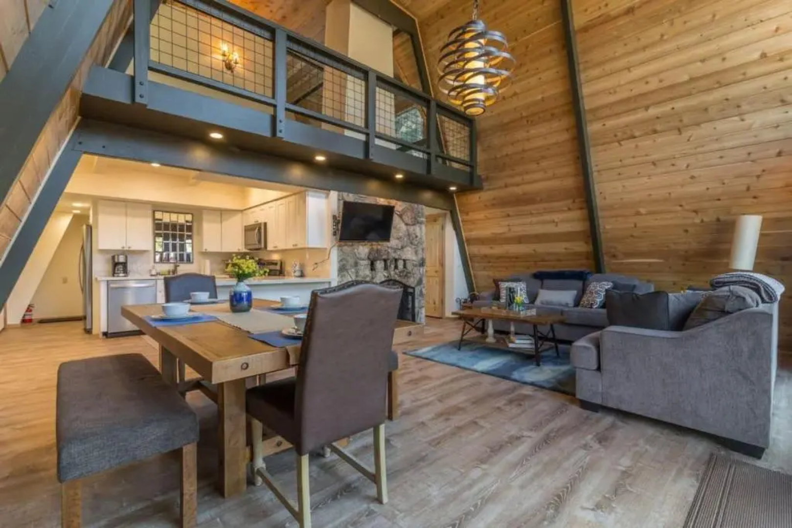 Midnight by Avantstay Remodeled Alpine Meadows A-frame