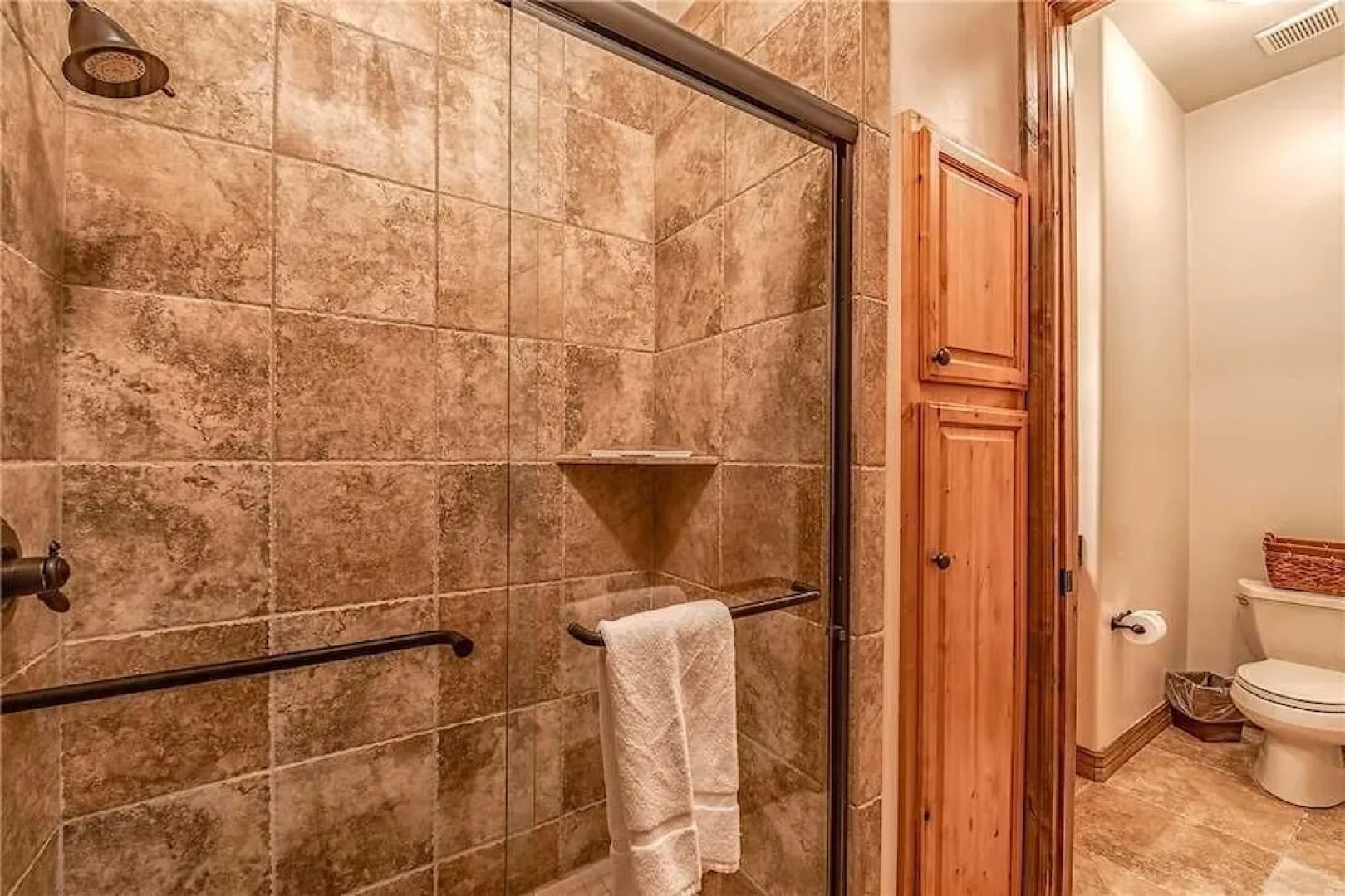 Rainmaker Retreat - Three Bedroom Cabin