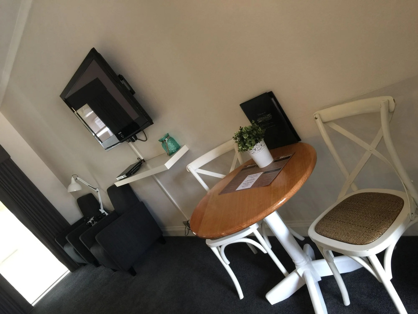 Caledonian Hotel Motel