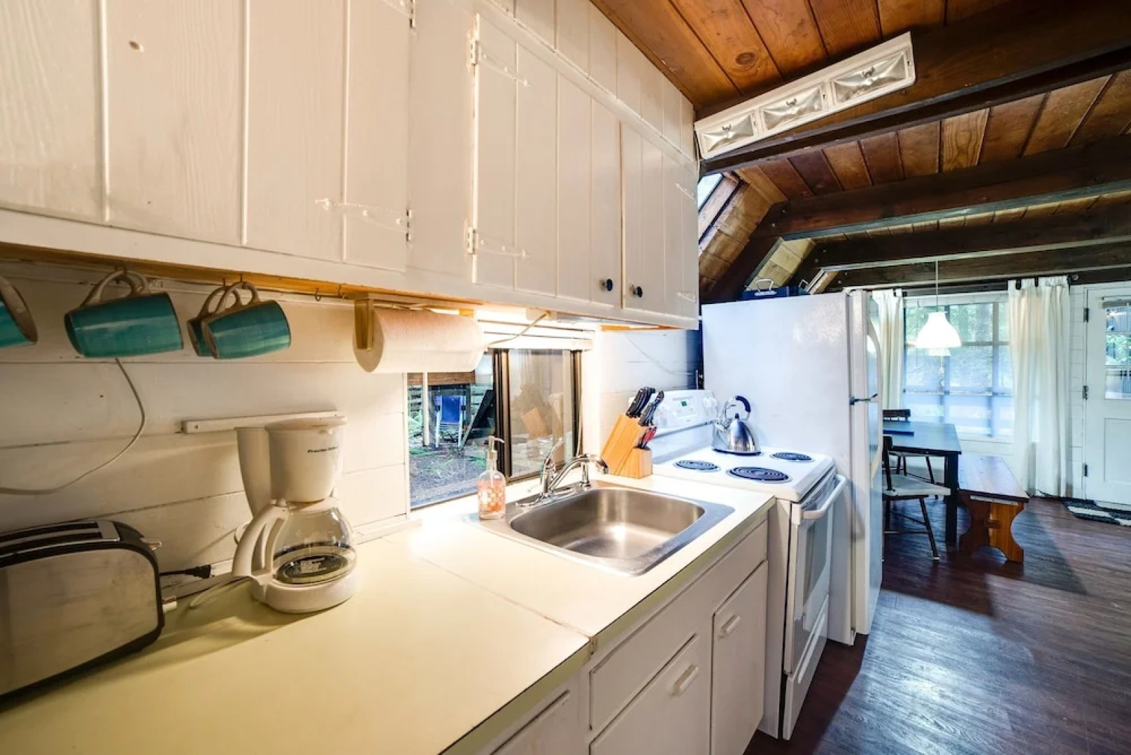 86SL - Rustic - Pets Ok - BBQ - Sleeps 6