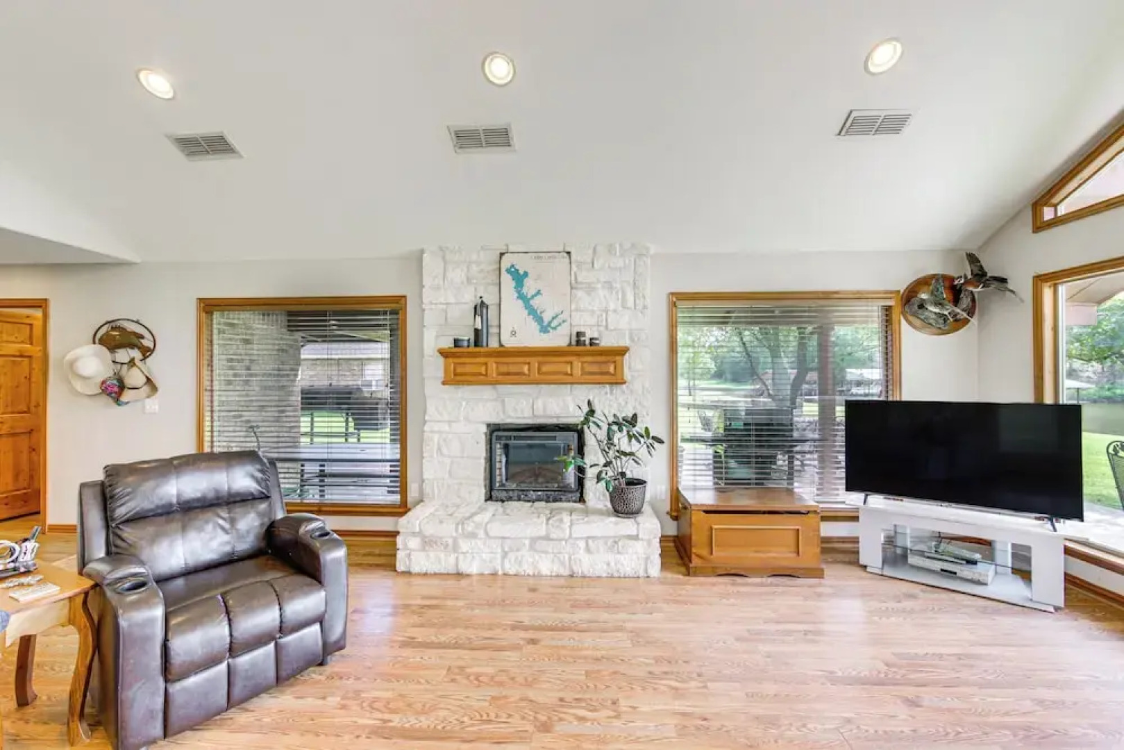 Rhodes Retreat w/ Dock on Cedar Creek Lake!