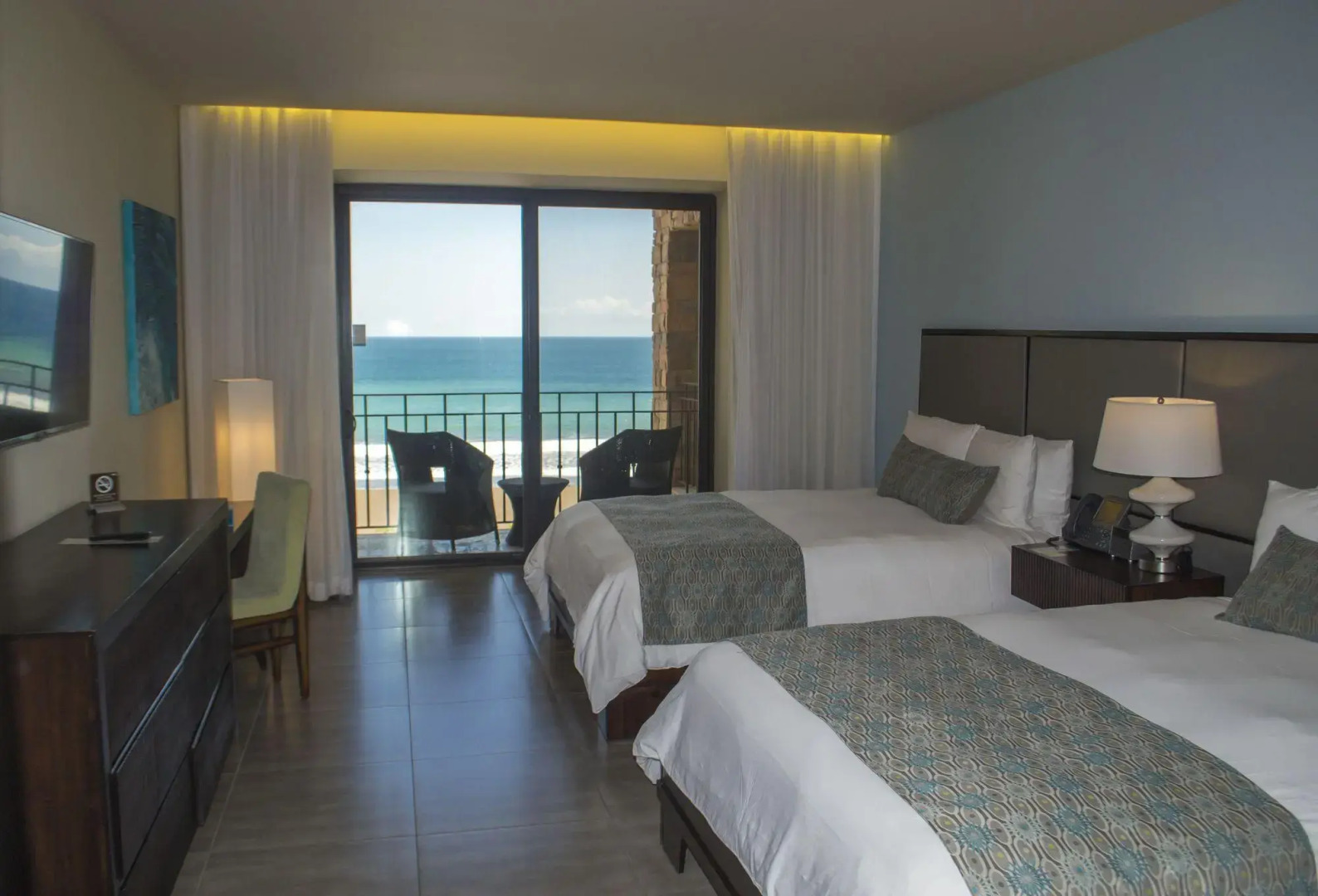 Crocs Resort & Casino