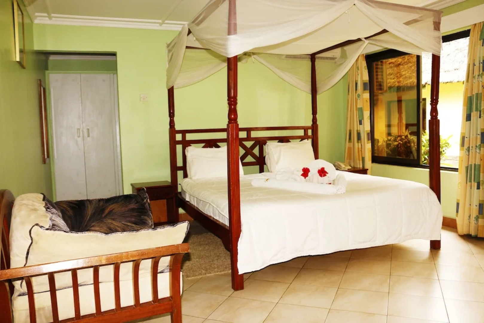 Jumuia Beach Resort Kanamai