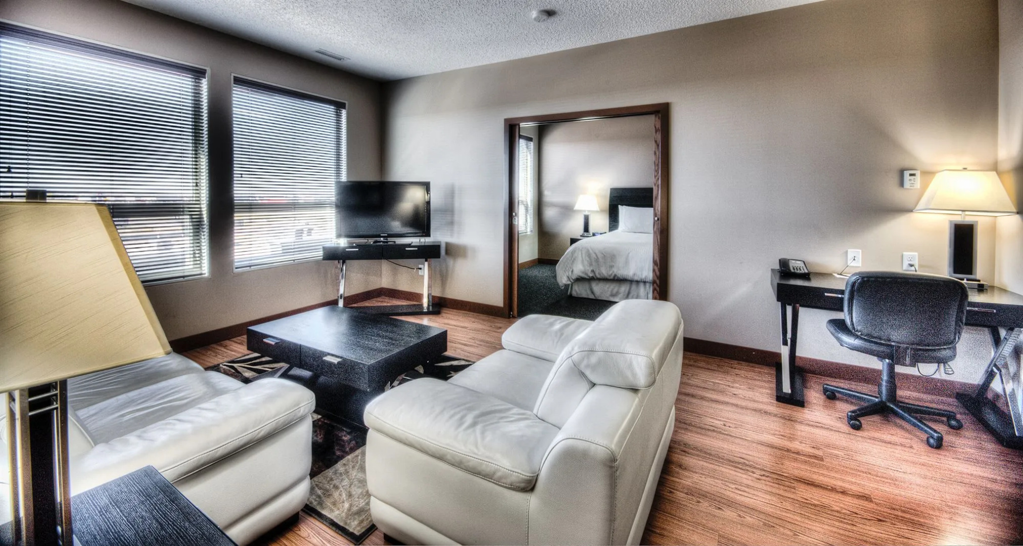 Grand Inn & Residence (ex. Podollan Rez-idence Grande Prairie) 