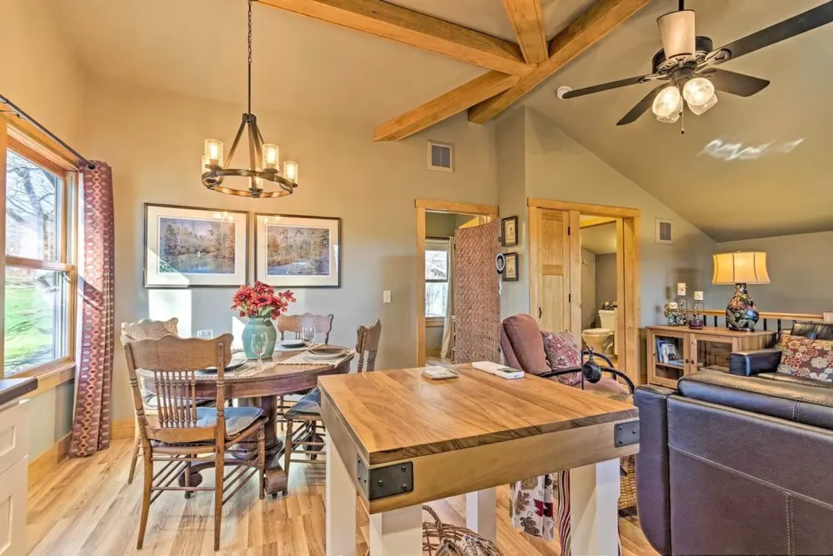 Cozy Black Mountain Escape: Walk to Golf & Lake!