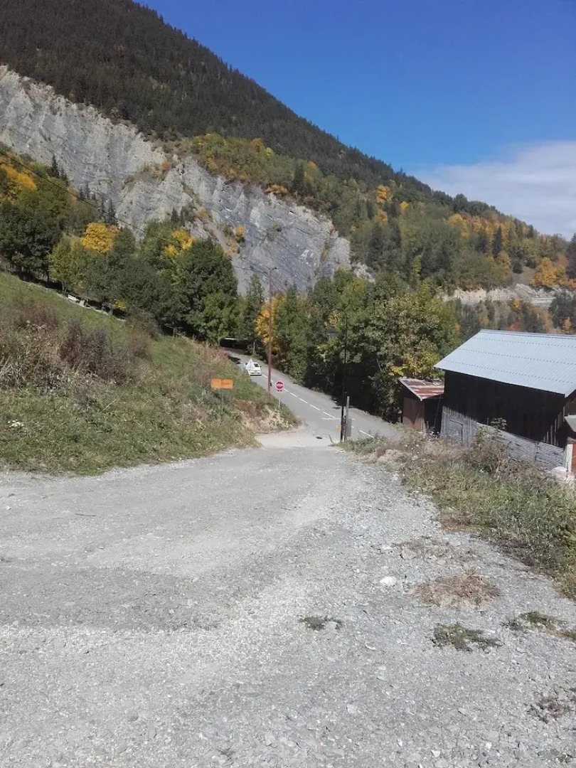 Studio in Saint-jean-d'arves, With Wonderful Mountain View, Furnished Garden and Wifi - 6 km From the Slopes