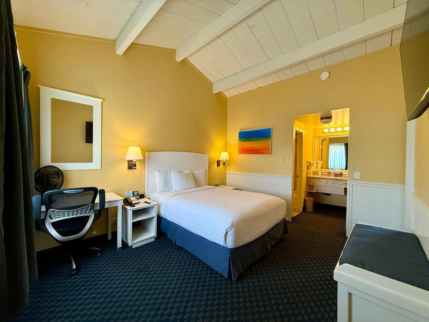 Monterey Bay Lodge