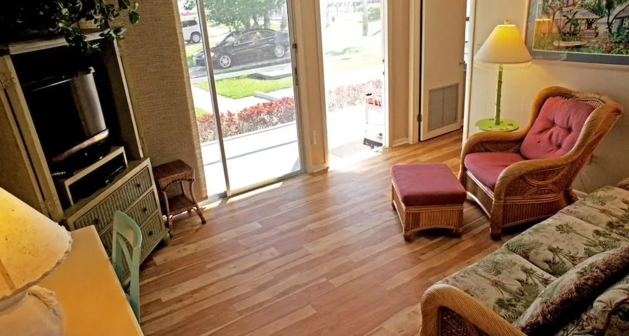 Shalimar Cottages And Motel