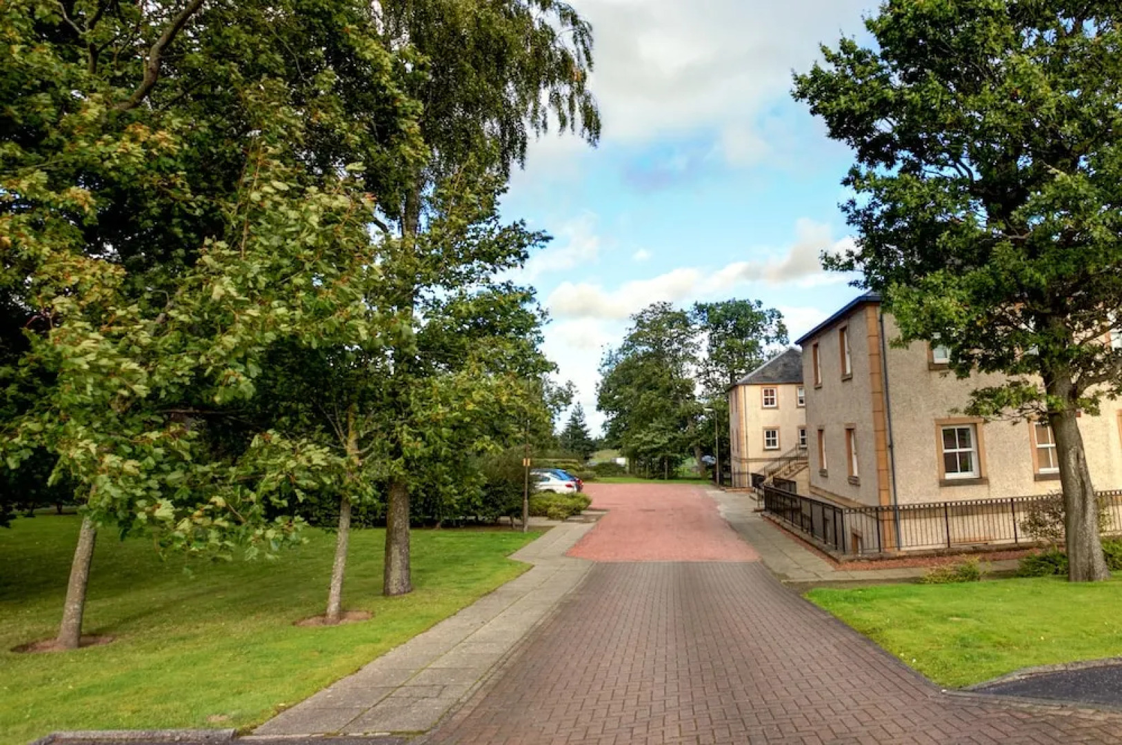 Knightsridge House Apartment