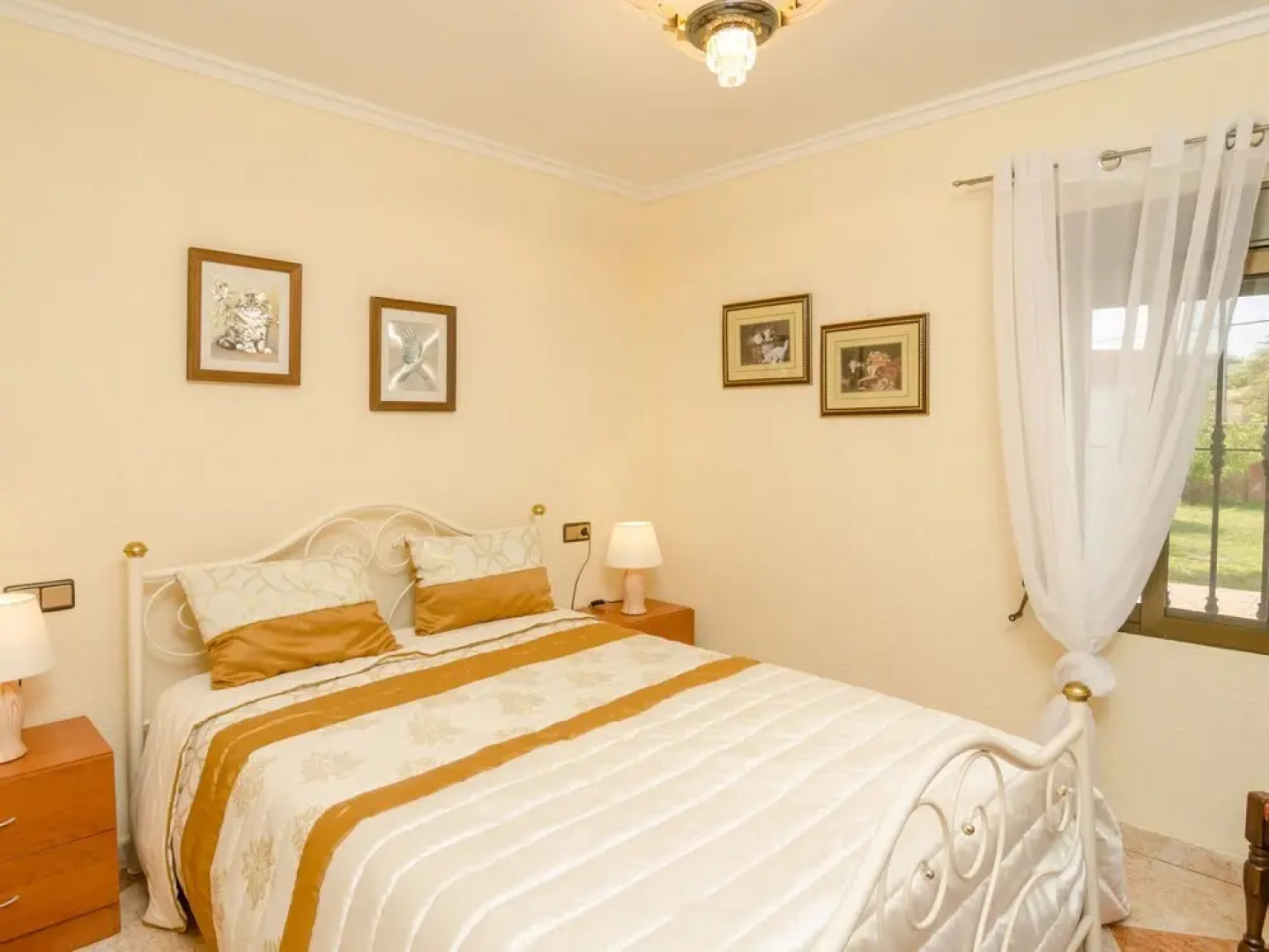 Detached Villa Private Pool, Large Terrace, Luxury Outside Kitchen Sleeping & Sitting Tower