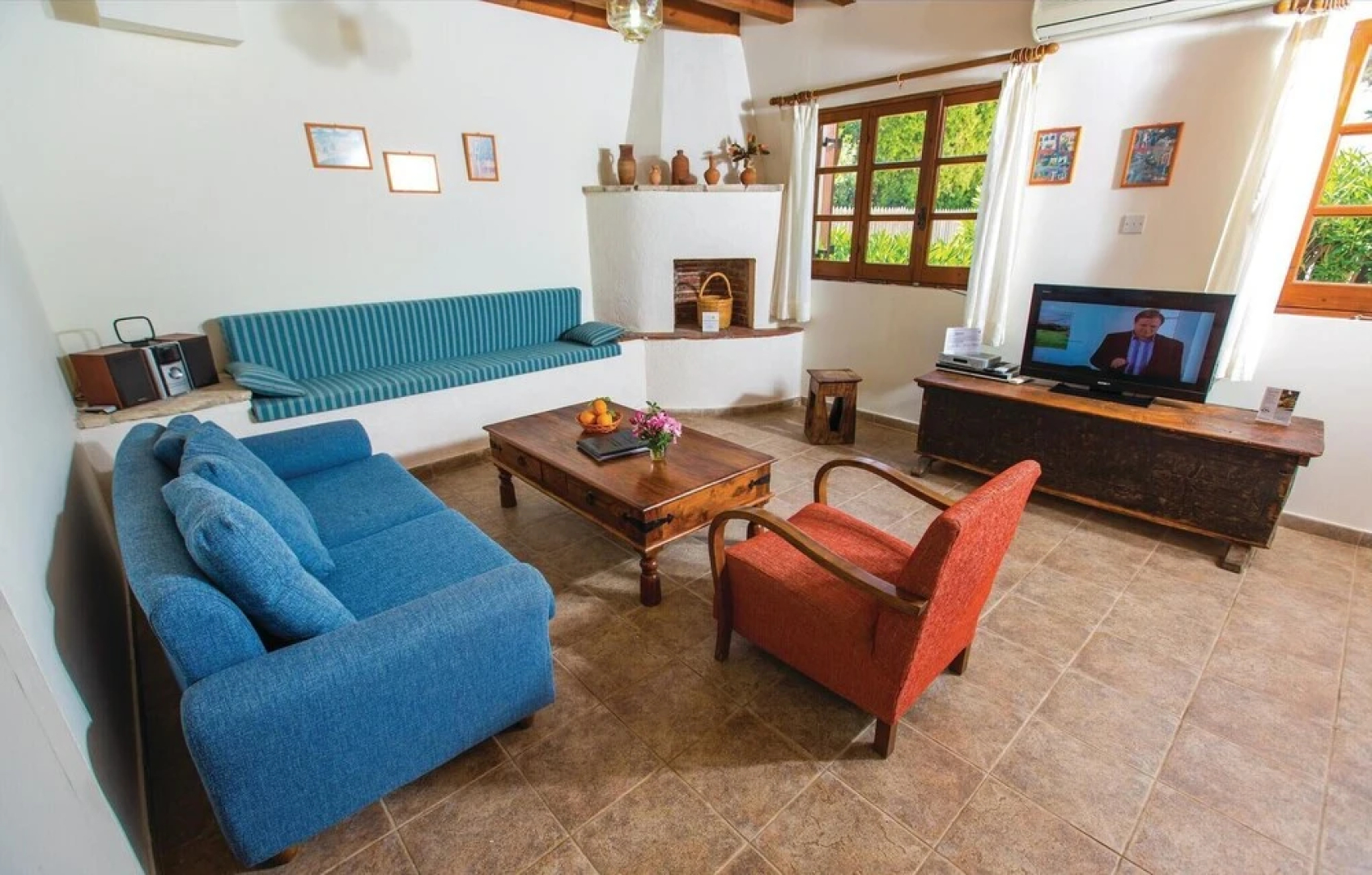 Beautiful Home in Pomos With Wifi and 2 Bedrooms